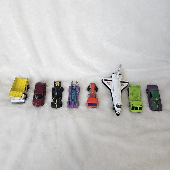 Lot Of 8 Hot Wheels & Others Lot Of 8 Die Cast Cars *FLAWS* Collectible Toys - Picture 1 of 16